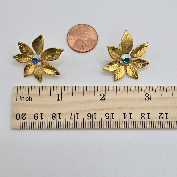 Vintage Flower Earrings Goldtone Clip Ons Classic Midcentury AB Rhinestone Twee - Picture 5 of 11
